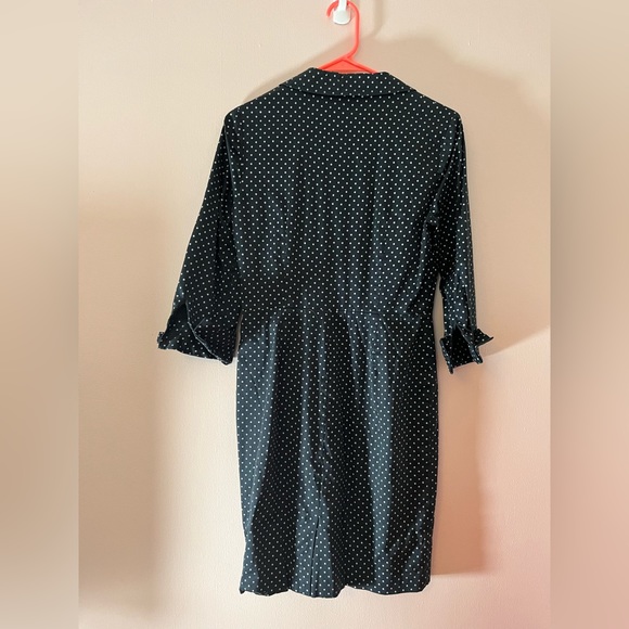 Anne Taylor dress. Side zipper. 3/4 sleeves. Black with polka dots. Knee length - Picture 2 of 5